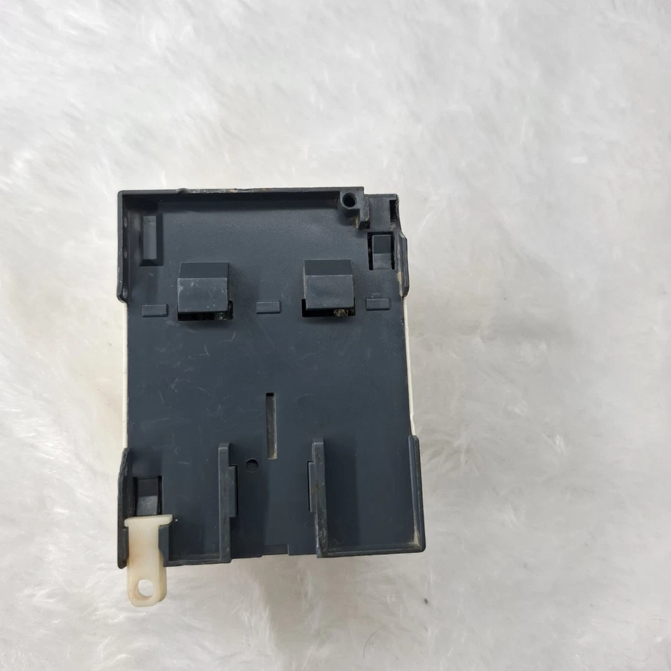 Telemecanique SR3 B102BD Programmable Smart Relay 24VDC SR3B102BD